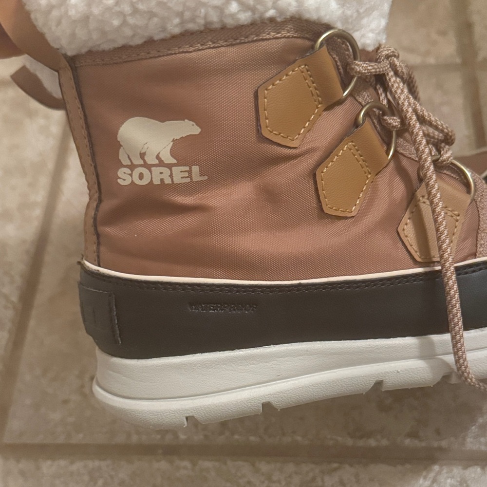 Sorel Women's Winter Boots - Black and Tan